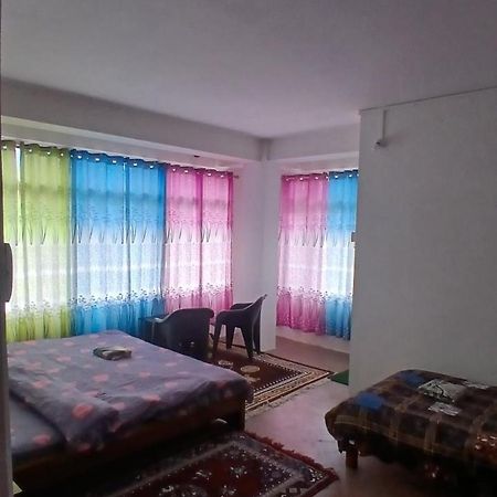 Lama Tsekhang Tawang Buitenkant foto