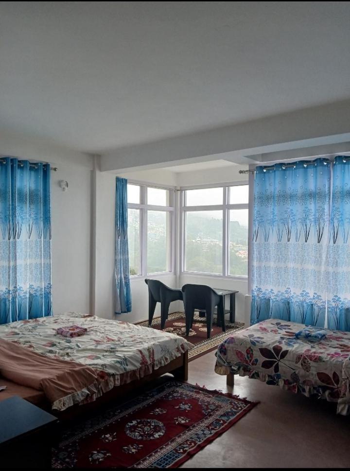 Lama Tsekhang Tawang Buitenkant foto