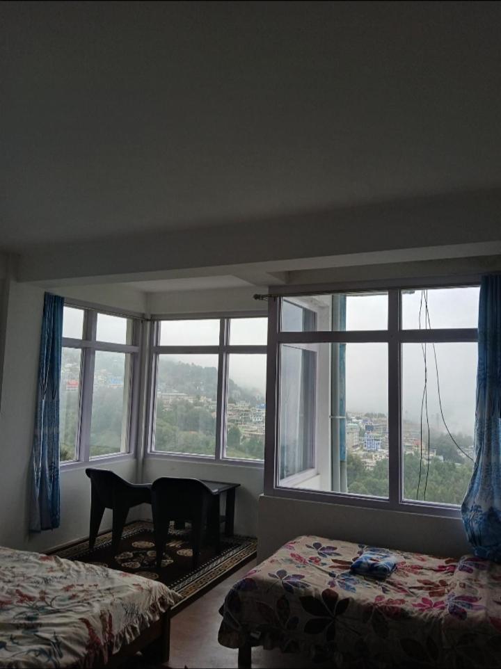 Lama Tsekhang Tawang Buitenkant foto