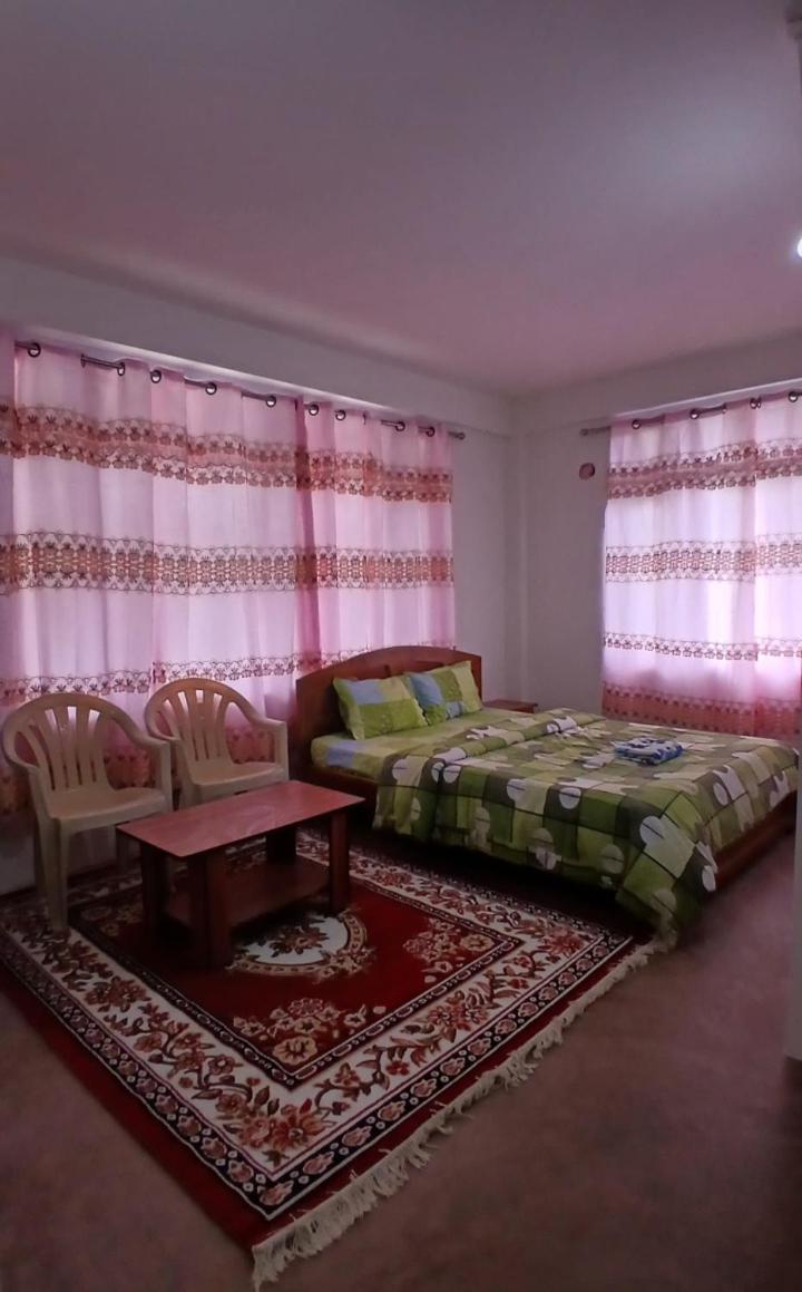 Lama Tsekhang Tawang Buitenkant foto